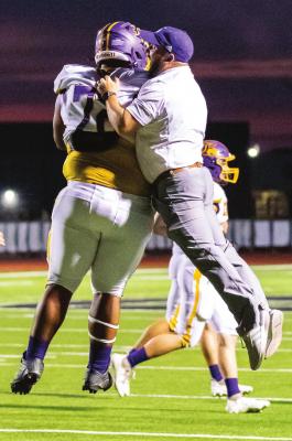 Edgewood held off a strong challenge for Scurry-Rosser to pick up a 50-36 win Sept. 24. Edgewood was scheduled to be in action against Oct. 1 against Blooming Grove. Photo by Dusty Goodwin