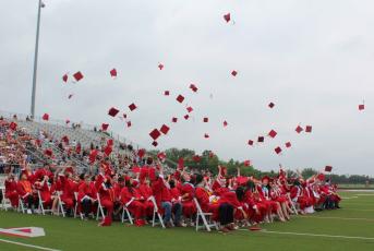 Despite weather delay, VHS holds successful graduation ceremony