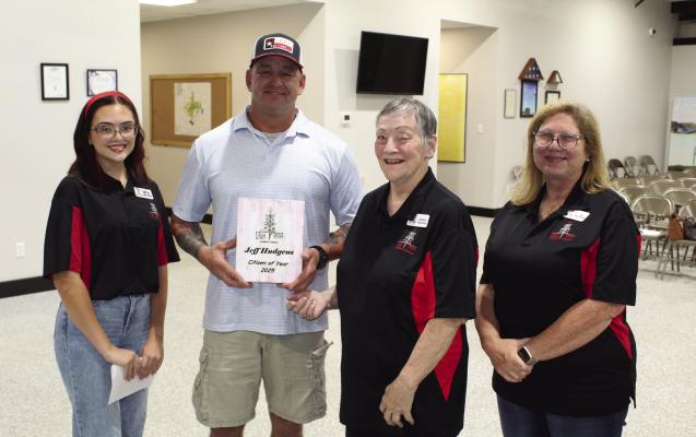 Chamber announces award winners during Van Oil Festival