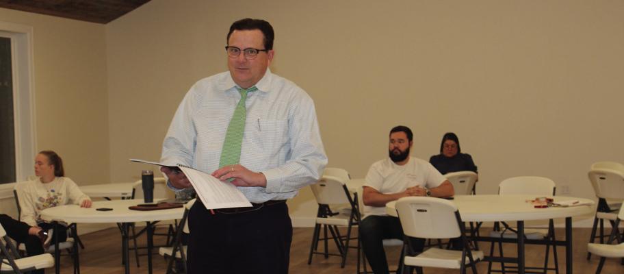 Financial consultant Mike Ward presented the annual audit report Feb. 9 during the regular monthly meeting of the Edgewood City Council. Photo by Susan Harris