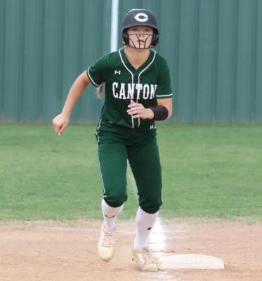 Payton Bray proved to be a tough out against Van, going 3/4 with an RBI, a stolen base and two runs scored in a 6-0 Eaglette victory. Photo by Lianna Reid