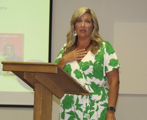 Van Zandt Newspapers L.L.C. Advertising Manager Karla Dunson discussed the topic of ‘Are Newspapers Still Relevant?’ June 2 as she spoke during the Van Area Chamber of Commerce Quarterly Luncheon downtown at The Movie House. Also representing Van Zandt Newspapers L.L.C. at the luncheon were Editor David Barber and Advertising Sales Representative Melody Tarno-Thompson. Photos by David Barber