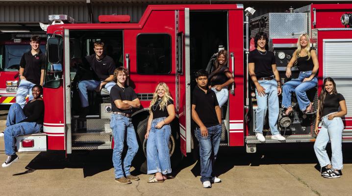 The Van High School Homecoming Queen and King nominees were recently announced as VHS will be celebrating Homecoming Friday, Sept. 20 when the Van Vandals host Sunnyvale in a 7:30 p.m. kickoff at Van’s Memorial Stadium. The nominees are left to right, Austin Moffatt, Jayla Thomas, Easton Hinch, Foster Rust, Shelby Parker, Armando Lozano, Zandi Moore, Cooper Hullum, Olivia Ryan, and Trinity Chapman. Photo courtesy of the Van High School Journalism Department