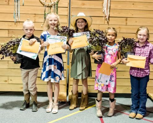 4-H Club hosts awards banquet