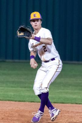 Brady Bannister was one of seven Edgewood players to notch at least one hit during an 11-2 rout of Paris Chisum April 5. Photo by Dusty Goodwin