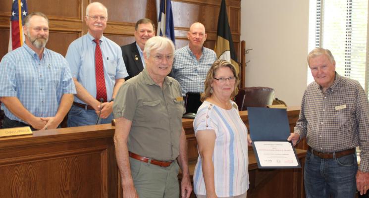 The Van Zandt County Historical Commission was recognized during the Aug. 3 regular meeting of the VZC Commissioners Court for receiving the 2021 Distinguished Service Award certificate from the Texas Historical Commission. It was the 14 th year in a row that the VZC Historical Commission had received recognition from the state. Photo by David Barber