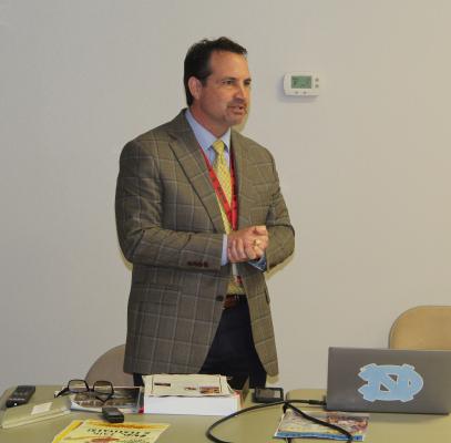 Dunn discusses ‘pros’ and ‘cons’ of a four-day school week