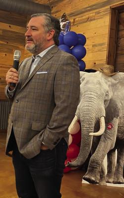 United States Senator Ted Cruz was in Canton Jan. 5 to campaign for Brent Money at The Silver Spur Resort in Canton. An estimated 400 people were in attendance. Courtesy photo