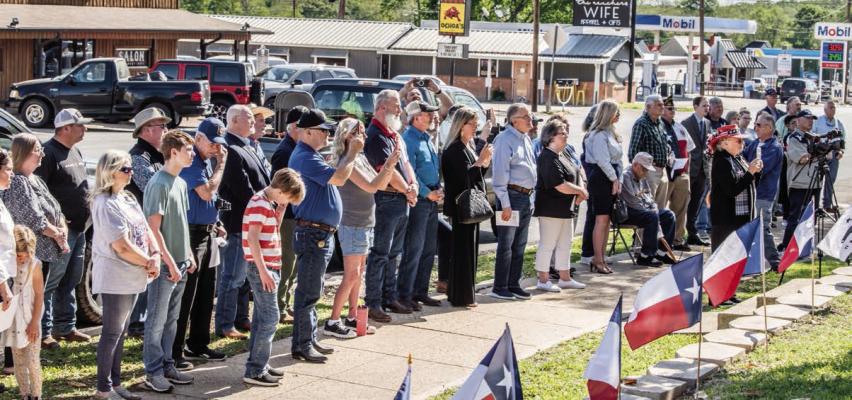 A ‘Victory or Death’ Letter Bronze Plaque Dedication Ceremony drew several Van Zandt County citizens April 12 to the northside steps of the VZC Courthouse. The ceremony was hosted by VZC and The Alamo Letter Society. VZC was the fourth county in the state to dedicate the bronze plaque. Photo by Faith Caughron