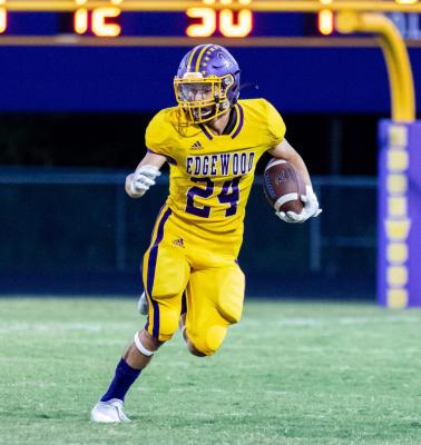 Brady Bannister and the Edgewood Bulldogs were scheduled to take on 2-1 Rice Oct. 22 in a game with playoff seeding implications. Photo by Dusty Goodwin