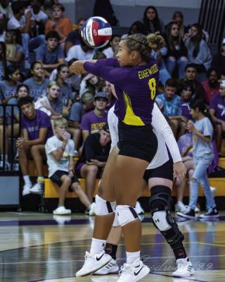 Photo by Dusty Goodwin The Edgewood Lady Dogs volleyball squad fell to Farmersville in three games, 13-25, 23-- 25, 22-25.