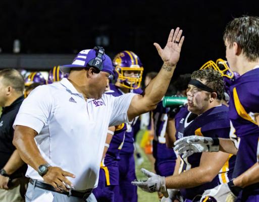 Edgewood Bulldogs move to 2-0 in district