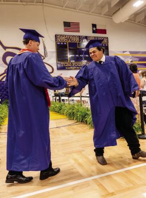 EHS seniors conclude high school careers May 22