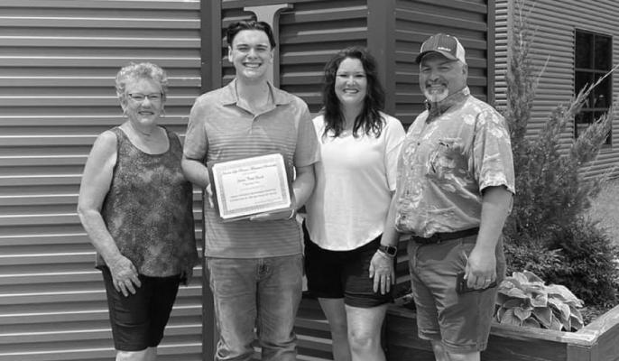 Burch recipient of DAR scholarship
