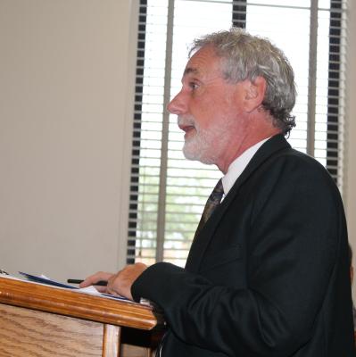 Public Power Pool Program Manager David Quin of Austin gave an update on Van Zandt County’s current electricity contract during the May 24 regular meeting of the VZC Commissioners Court. No action was taken following Quin’s presentation. Photo by David Barber