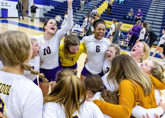 The Edgewood Lady Dogs showcased plenty of grit last week, battling back from a two set deficit to outlast Callisburg in a five-set thriller. Dusty Goodwin