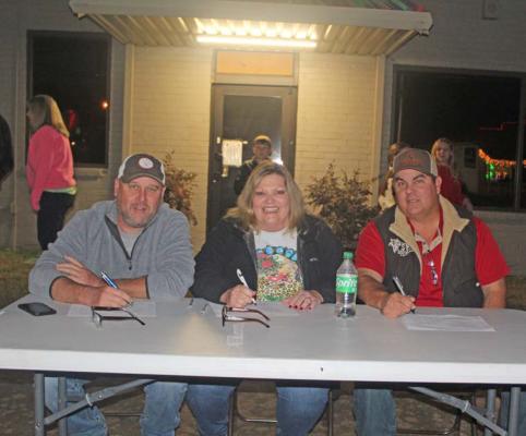 Entry winners announced following Van Christmas Parade